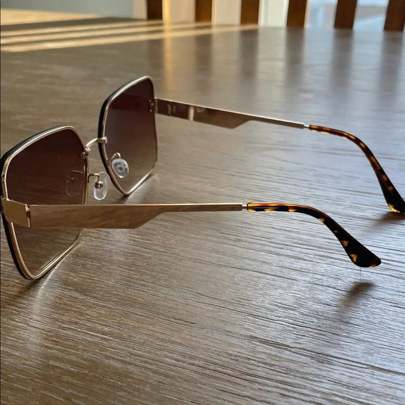 Free people Women's Gold Frame Brown Gradient Lens Sunglasses - Picture 2 of 5